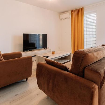 Sunrise Apartments Senec Esterno foto
