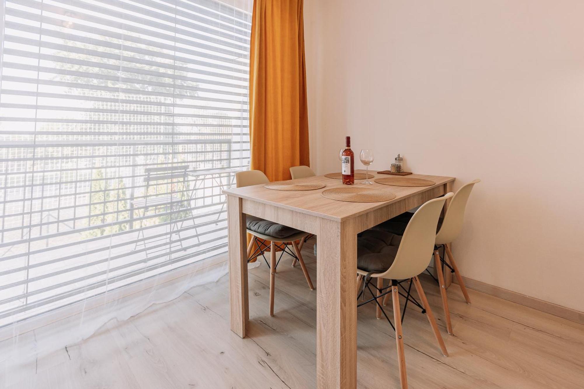 Sunrise Apartments Senec Esterno foto